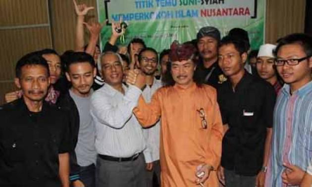 ISTH09's tweet photo. Sejarah Syiah Dua Belas Imam di Iran dan Perkembangan di Indonesia http://t.co/mRX4sMJ3Nb http://t.co/xvPCFtlcHe