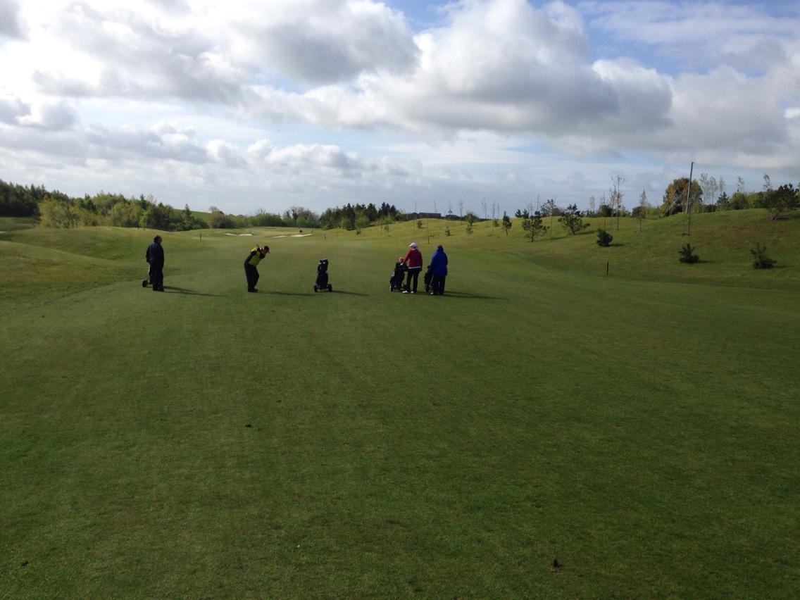 ShandonParkGC's tweet photo. Last match on par 5 2nd in #IrishMixed qualifier at #CastlereaghHillsGC #GoShandon! @ShandonParkGC http://t.co/Isj6vmHJk1