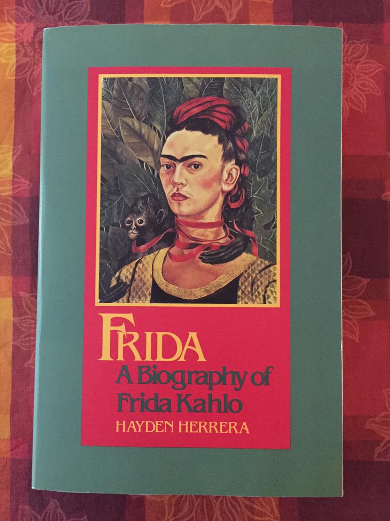 AleMelchionda's tweet photo. #amreading #FridaKahlo ❤️ http://t.co/HtsVMFgv30