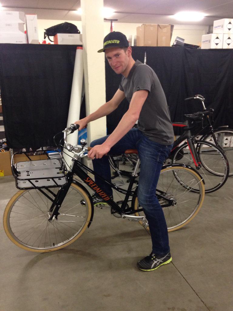 TriteamRdam's tweet photo. Raceday voor @SvenStrijk in Antwerpen en @mennoiedema in Enschede. Ben je er al uit op welke je gaat racen Sven? http://t.co/NPwCs4kUBq
