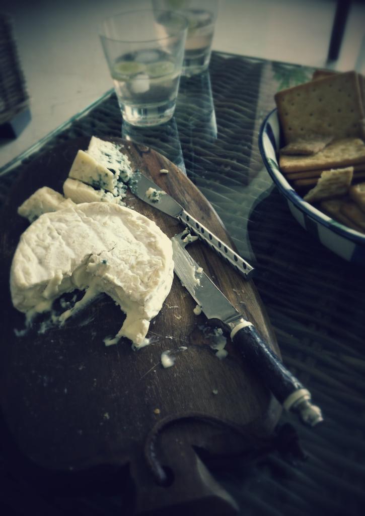 ashwinmushran's tweet image. Loot from #TheSpottedCow fromagerie at #BombayLocal. Excellent Camembert...Goes well with @BhuiraJams :-)