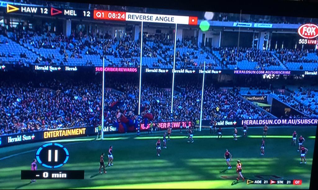 jesswells23's tweet photo. One for Gazey's ripping segment... Hawk &amp; Deez 12, Crows &amp; Saints 21 #Bounce @SpudSays @AndrewGaze10 @FOXFOOTY http://t.co/wA7dQkJsE7