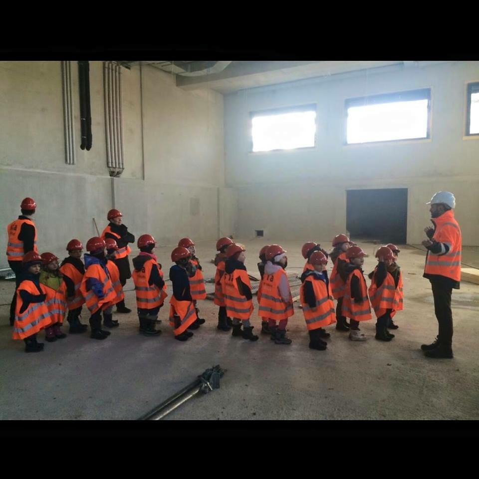 IntEngineering's tweet photo. Engineers of the future, rock on!
#littleeinsteins #engineering #future http://t.co/pB8lFvIJ7Y