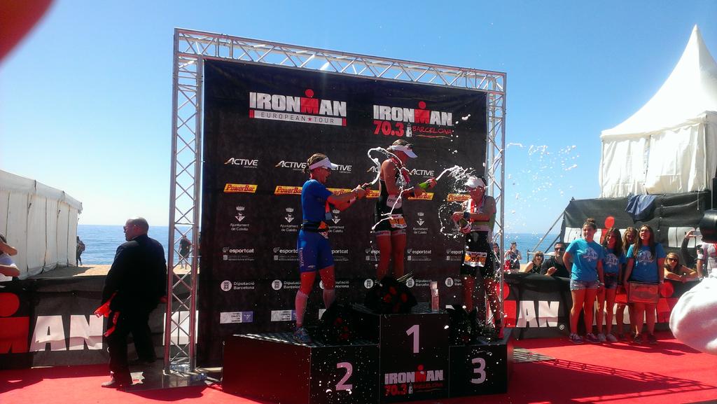 TriatletasenRed's tweet image. Podio femenino del Ironman 70.3 Barcelona: 1° Camilla Pedersen 2° Lucy Gossage 3° Parys Edwards
