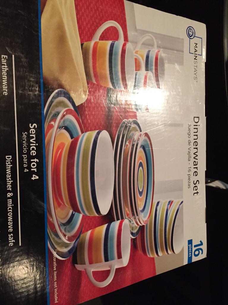 oliviatdurham's tweet photo. Anyone wanting a dish set. I'm down for a trade.
#ILiveWithMyMom 😑😑😑😑 http://t.co/hVlD38Hknr