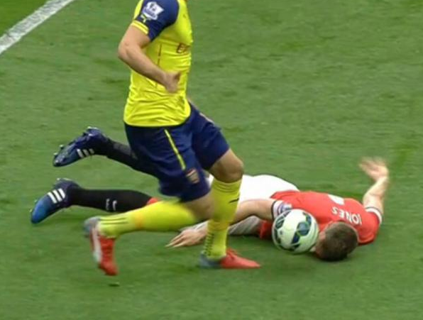 FootballFunnys's tweet photo. Phil Jones was just trying to be like Vidic http://t.co/VwFkMOW7rK