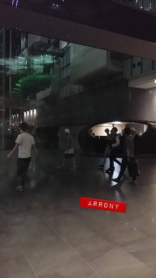 Glamorous_MH's tweet photo. #SHINee go to BN's studio ^^ http://t.co/dL473D2KpZ