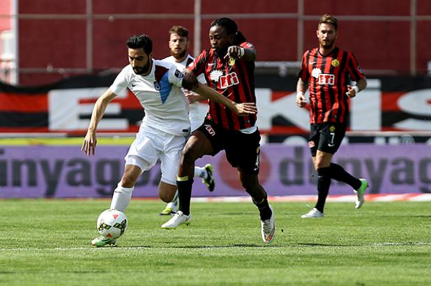 cnnturk's tweet photo. Eskişehirspor - Trabzonspor: 2-0 http://t.co/ZkfKBCw21l http://t.co/k2jwh8pCiG