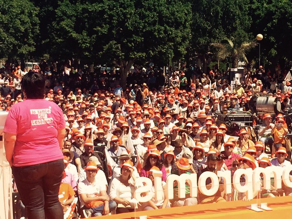 monicaoltra's tweet photo. Emocionada amb tanta energia, força i esperança a l'acte central de campanya de @compromis. Gràcies!! #ambValentia http://t.co/65io9GiBGB