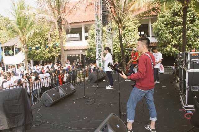 shadedoflight's tweet photo. Panas panas tetep gas terus !!! @GHAMAFest2015 #GhamaFest2015 #StayPunk http://t.co/fMMQjtQl8U