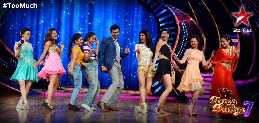 Ranbir is surely spreading his #TooMuch charm on the women! How many of you are floored by him? #NachBaliye7