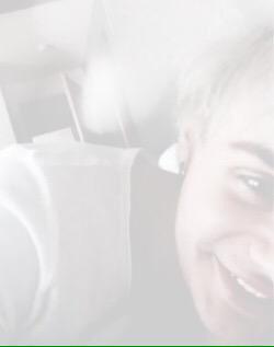Dear5S0S's tweet photo. "dear Michael, your smile is my favorite thing in the whole universe! ilysm thanks for everything ♡.°⑅" http://t.co/HszsWgNXyF