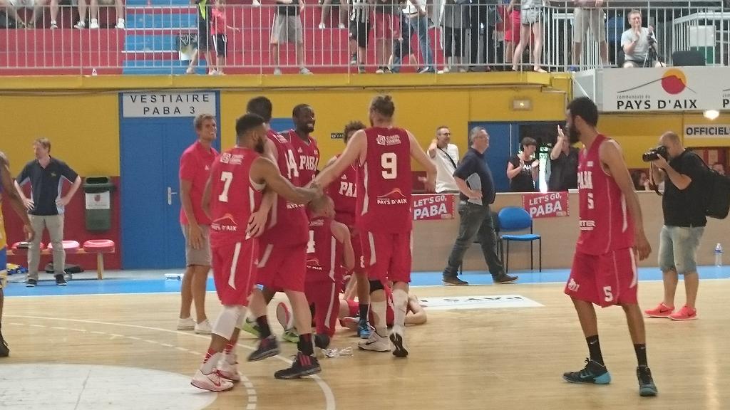 Ben0u12's tweet photo. Après une grosse 2e mi-temps,le @PABAOfficiel accéde à la #NM1 ! Victoire 61-49 contre une très belle équipe d'Angers http://t.co/vpqLSA6Vns