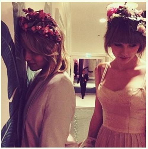sspeaktay's tweet photo. 😭😭 I’m voting for @taylorswift13 for the #BBMAs Chart Achievement Award! You can vote here: http://t.co/96MyYlQraz http://t.co/6XHI4ijwKR