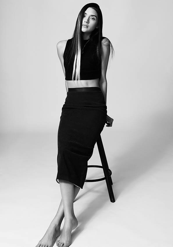 LSaha's tweet photo. #SundayStyling: Our Red Dune Skirt styled with #hairextensions from @ZAPOTAHAIR #hairmeetswardrobe #LSaha #Zapotahair http://t.co/M7p5H7Y7v5