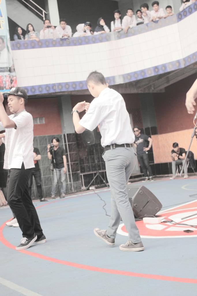 Almosh dance crew at smk putra bangsa 15 mei 2015