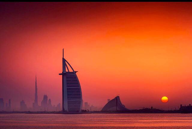 SJono13's tweet photo. @LucyWeather @AmandaHouston This is what you call a sunrise http://t.co/n0XP1ajFLK