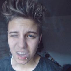 mattsilgdr's tweet photo. 🚬💊 http://t.co/DDFpA6E7EI