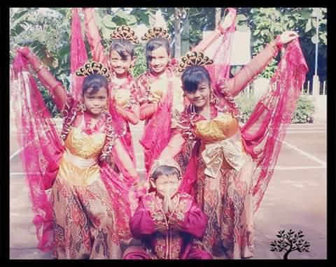 dean_colers's tweet photo. Itu waktu ku jaipongan. - bangbung hideung http://t.co/wisOkJWRzK