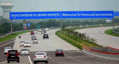 YExpressway's tweet photo. What Drives Yamuna Expressway Real Estate?
https://t.co/oxMcRRgxWl http://t.co/xm7EzeJHI0