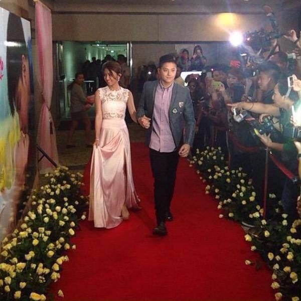 KCDJforever's tweet photo. Mabuhay ang bagong kasal! 💑💘🎉 loljk 😂😂 http://t.co/BgOzBqEWcA