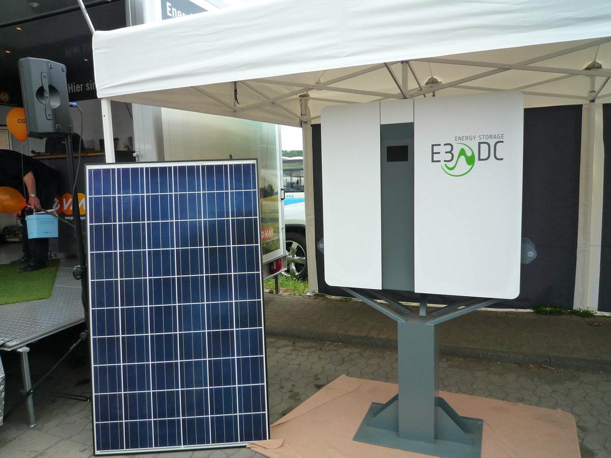 energie_rlp's tweet photo. Regionale #Energiewende mit #Photovoltaik  und #Speicher  Pilotprojekt im Kreis Ahweiler. http://t.co/SCA1lvm4Qs http://t.co/Fu0CY7qtXo