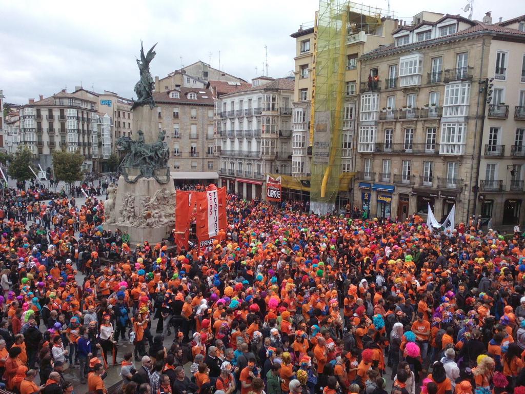 AhotsaInfo's tweet photo. #ResistGasteiz "Euskal gazteria aurrera" http://t.co/AjWuqgyrtk