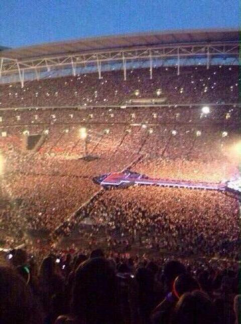 7OCworldwide's tweet photo. MAY 17, 2015

•ANOTHER DAY THAT:
-WE WILL FOREVER REMEMBER 
-WE MADE THE BOYS PROUD
-WE MADE HISTORY 

#NoControlDay http://t.co/RHRNJo5vqt