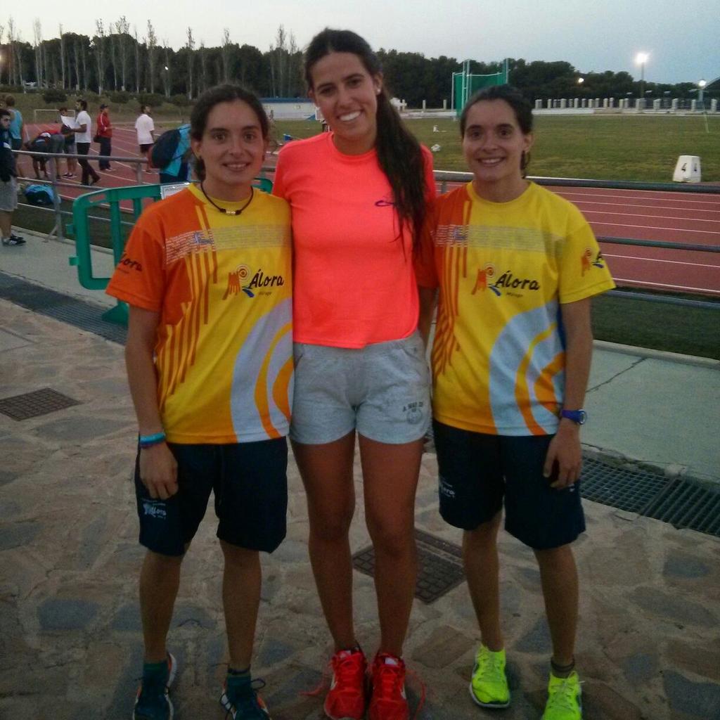 evaInfantes's tweet photo. Otro obstáculos ayer, muy contentas por la marca @beluki01 @irenerl1997 😁💪👣 http://t.co/AXpZCZ9PxI