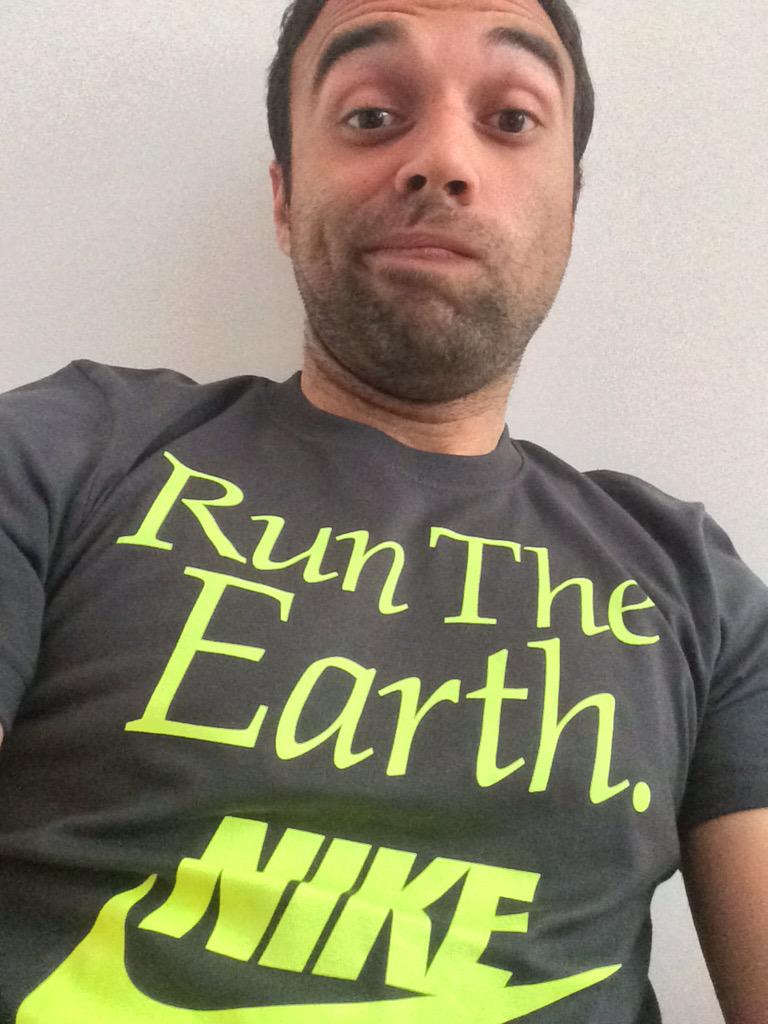 Biagiodavid7's tweet photo. @NikeRunning #track&field #nike #run #RunTheEarth http://t.co/Y4OLxksOJi