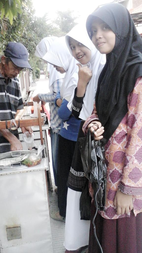 wilda3333's tweet photo. Lg beli baso http://t.co/Gn8iyemtlo