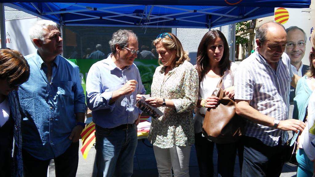 carlesrossinyol's tweet photo. Gràcies a la vicepresidenta @joanaortega per venir a Sabadell a donar-nos suport http://t.co/iMKQuzqUzR