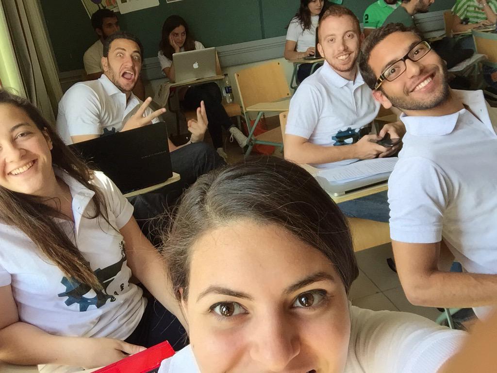 OsmanNada00's tweet photo. Our team @Nohaeissa2Emam @shalashomar @ahmed_ibrahiim @sewedy_m  #otlob7erafy @AUC_MFA @AUC_Business @AUC_Vlab http://t.co/vKMPXmmAOh