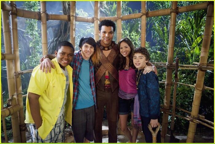mikaykay91's tweet photo. #pairofkingsmovie @genosegers @kelseychow @docshaw @mitchelmusso @ryanochoa @BrittanyRoss1 @adamhicks702 #brakayla http://t.co/wIDsPm5PEA