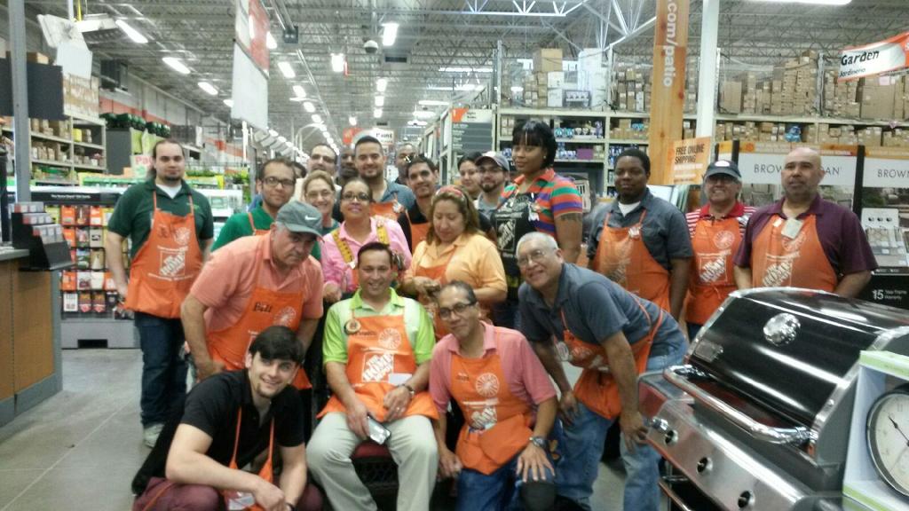 michelle06651's tweet photo. Fernando it has been a joy to work with you!! In #0959 We're going to miss you. Good luck in your new store.#0908 http://t.co/FptBaU0oIu
