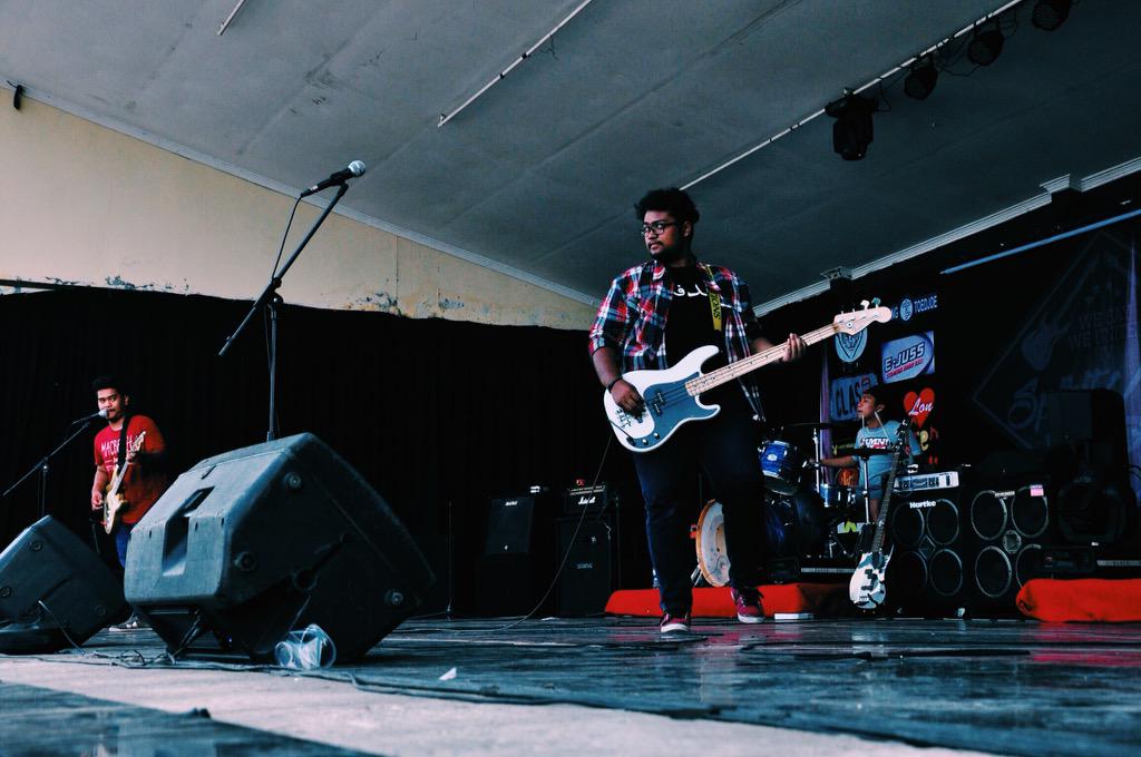 This is how we act !! | Stuntman : @MahatirrRahman <a href="/RezaFahleviJR/">Reza Fahlevi</a> @NaufalIlhamsyah