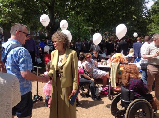 CatharineHoey's tweet image. Pleased to see so many people at Kennington Village Fete in Cleaver Square.Thanks to all volunteers @KenningtonRUN
