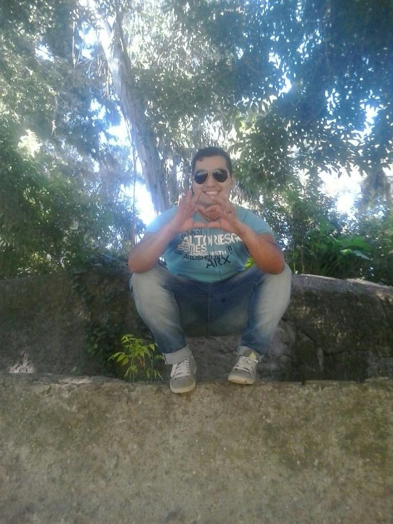 MauryXd19's tweet photo. De paseo por parque http://t.co/rl8bVTKNLH