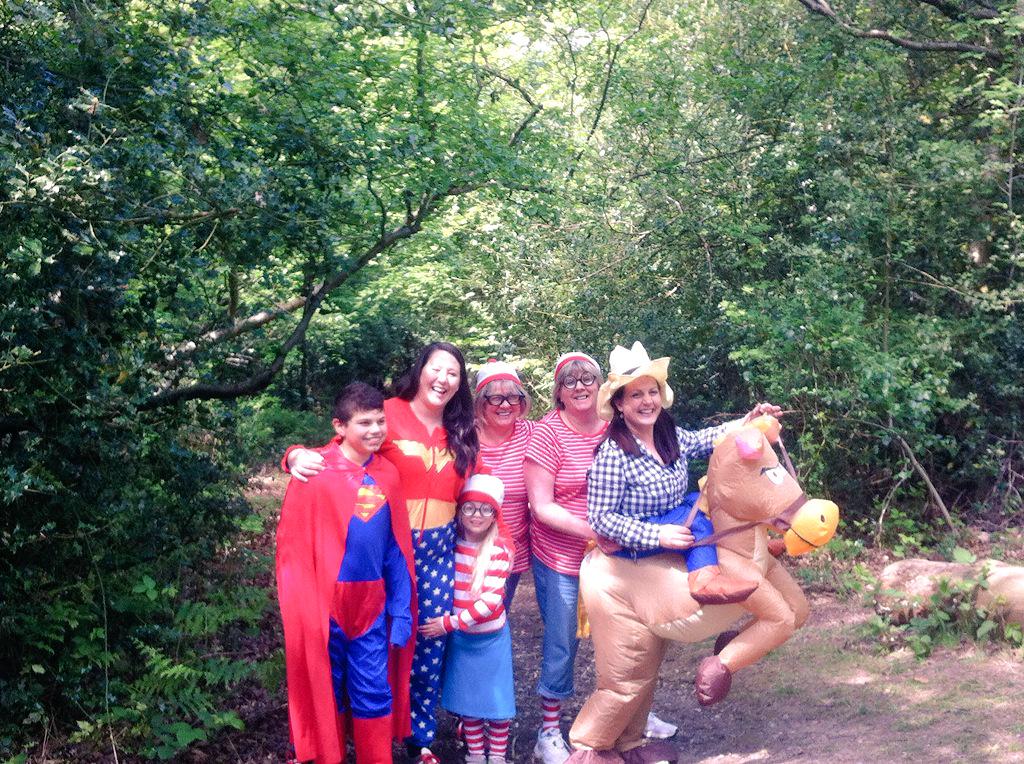 5adayfitness's tweet photo. Check out 5-a-day Carly and friends volunteering as marshals for St. Christopher's Hospice. #funwalk15 #keepactive http://t.co/VxePh8zdiG