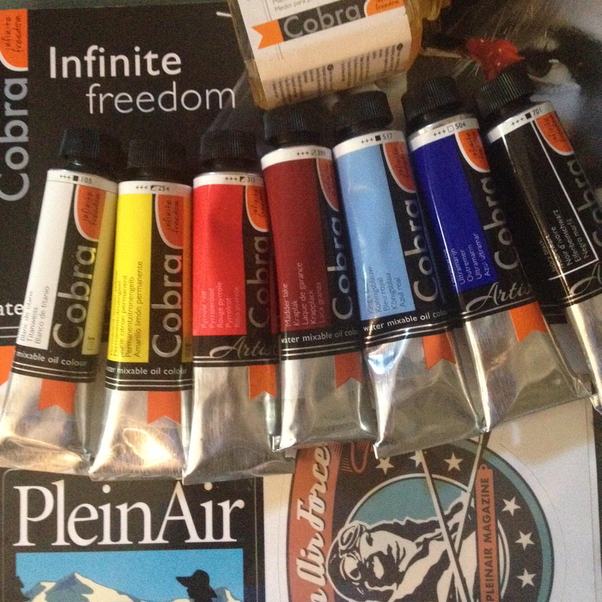 _draw2day's tweet photo. Thank you to Ed and Mandie at Royal Talens for the Cobra Paint Samples!    @lorimcneeartist @ericrhoads @royaltalens http://t.co/aXGEnc72eY