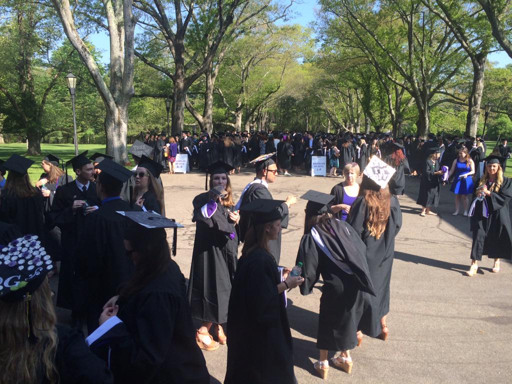 Stonehill_2015's tweet photo. Happy graduation day! @stonehill_info http://t.co/ZGyxbx9Q4m