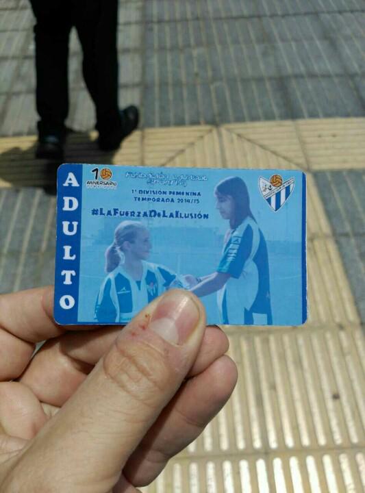 DazaTravel's tweet photo. Espero que toda esa gente tan orgullosa del @sportinghuelva, campeón de Copa, se saque uno de estos el año que viene http://t.co/kqEKcz8rZ9