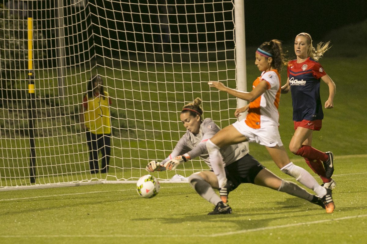 WashSpirit's tweet photo. ICYMI: @KelseyWys clean sheet โ @OrdegaF stoppage time goal โถ๏ธ 3 pointsโผ๏ธ #WASvSBFC
READ: http://t.co/XVzRWqoNO8 http://t.co/vcT7BkeRLn