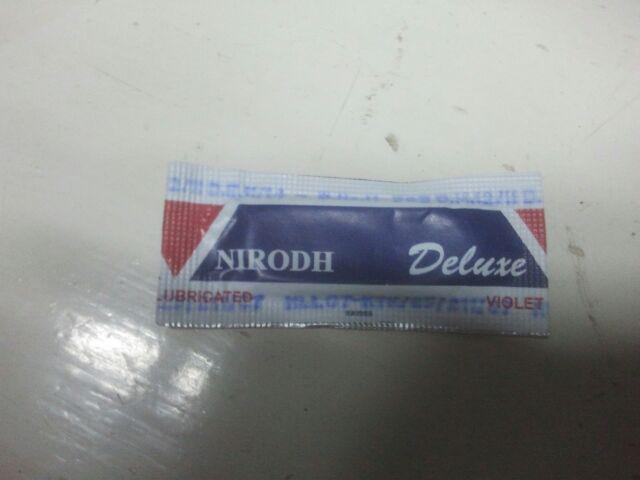 sunayanamc's tweet photo. Me:Balloons hai bhaiya?ShopGuy@village:Nahi madame,colorwala nahi, whitewala chalega?Look what I got #NotAMadeUpStory http://t.co/MdZbwjaVXY