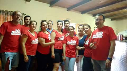 psoeconil's tweet photo. A pesar del levante...mañana de reparto en la florida #NosUneConil #SaludCamachoAlcaldesa #VotaPsoe http://t.co/RpmdmstD6S