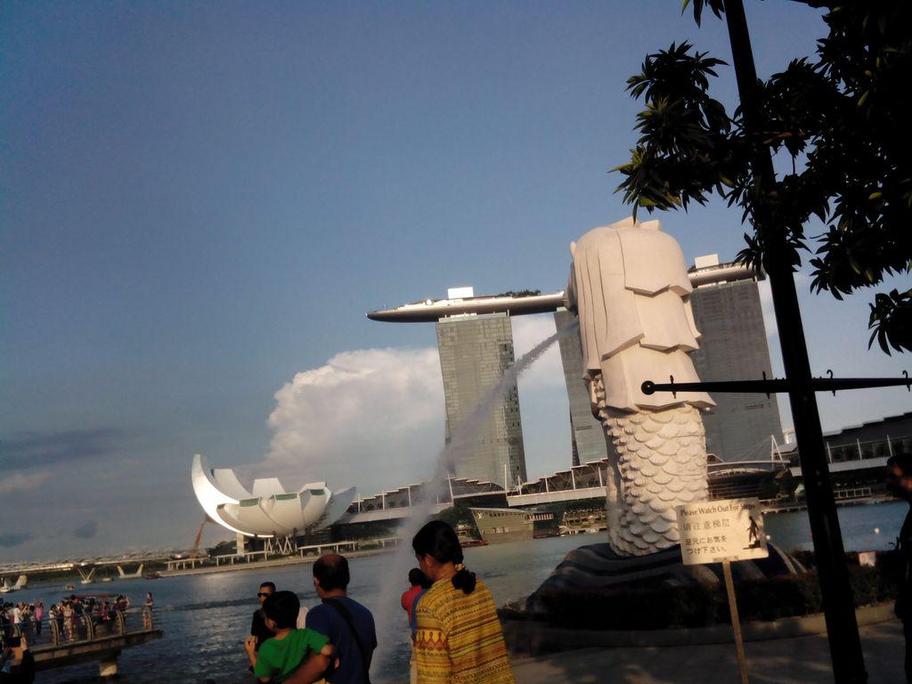 putra_bulle's tweet photo. Singapore http://t.co/4RWZMGDaKr