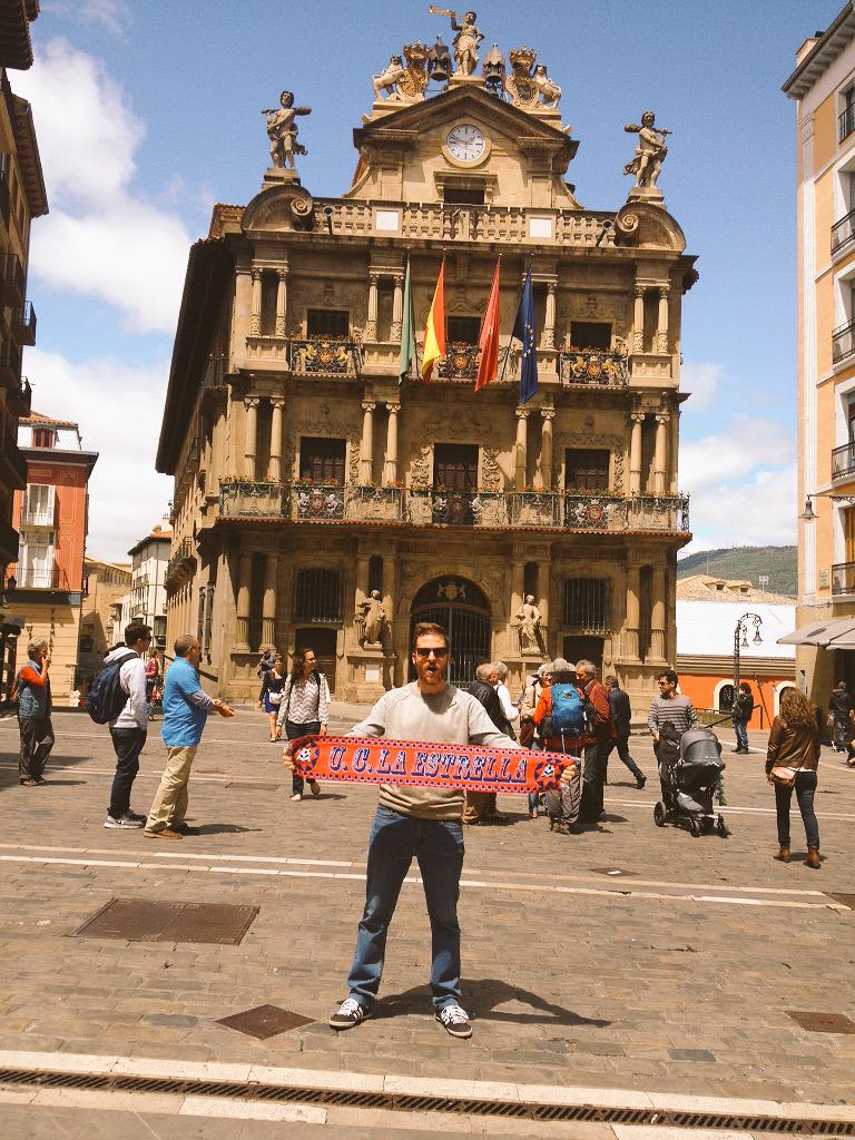 JaVi_talK's tweet photo. Hoy ganamos SI o SI. Desde Pamplona animando a @UCLaEstrella y esperando los goles de mi @David9Ceron http://t.co/S7DyanbLKd