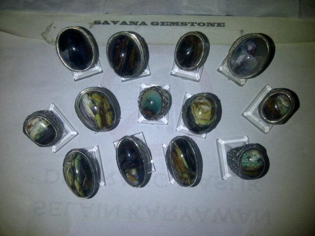 jemi_irawan's tweet photo. Koleksi Savana gemstone http://t.co/ZIZmu0OTWJ