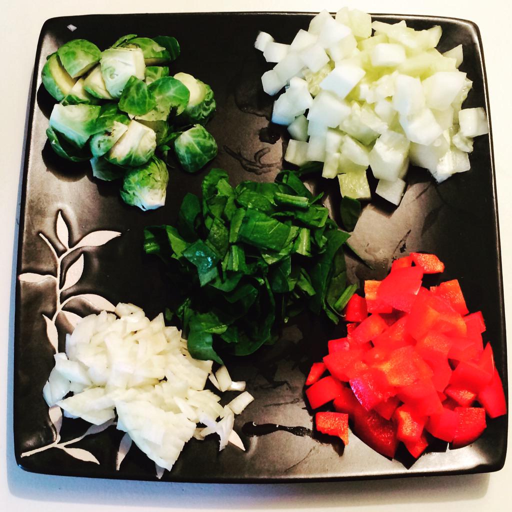 VikaChernetskiy's tweet photo. These are going into my eggs this morning! Yum! #healthyeating #diet #HealthyFood #losingweight http://t.co/cZit4hZoXo
