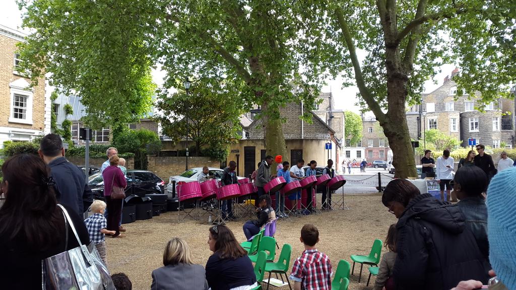 PlanAbby's tweet image. So much fun @ #Kennington Fête @CleaverSquare! Joined @KenParkFriends, bought @BeeUrbanLondon honey, ate @TheKTLondon